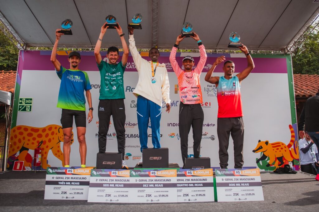 Geral Masculino 21 km Geral Masculino (21 km) 1.º lugar – Alfred Kiplangat Negeno (Quênia) – 1h06m34s – Prêmio R$ 10 mil 2.º lugar – Edelson De Avila Almeida (Brasil) – 1h06m40s – Prêmio R$ 6 mil 3.º lugar – Carlos Henrique de Souza (Brasil) – 1h09m22s – Prêmio R$ 4 mil 4.º lugar – Daniel Antunes Junior Rauber (Brasil) – 1h11m38s – Prêmio R$ 3 mil 5.º lugar – Ailton Casimiro (Brasil) – 1h12m57s – Prêmio R$ 2 mil
